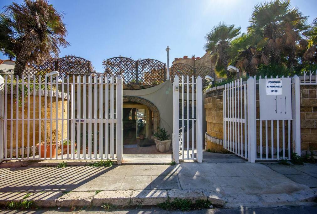 M'Place - Mondello Residence Палермо Экстерьер фото